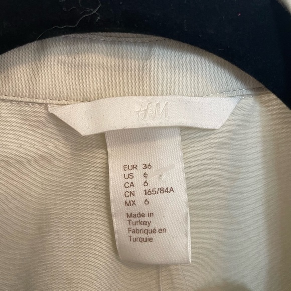 H&M frilly green button up - Picture 5 of 5